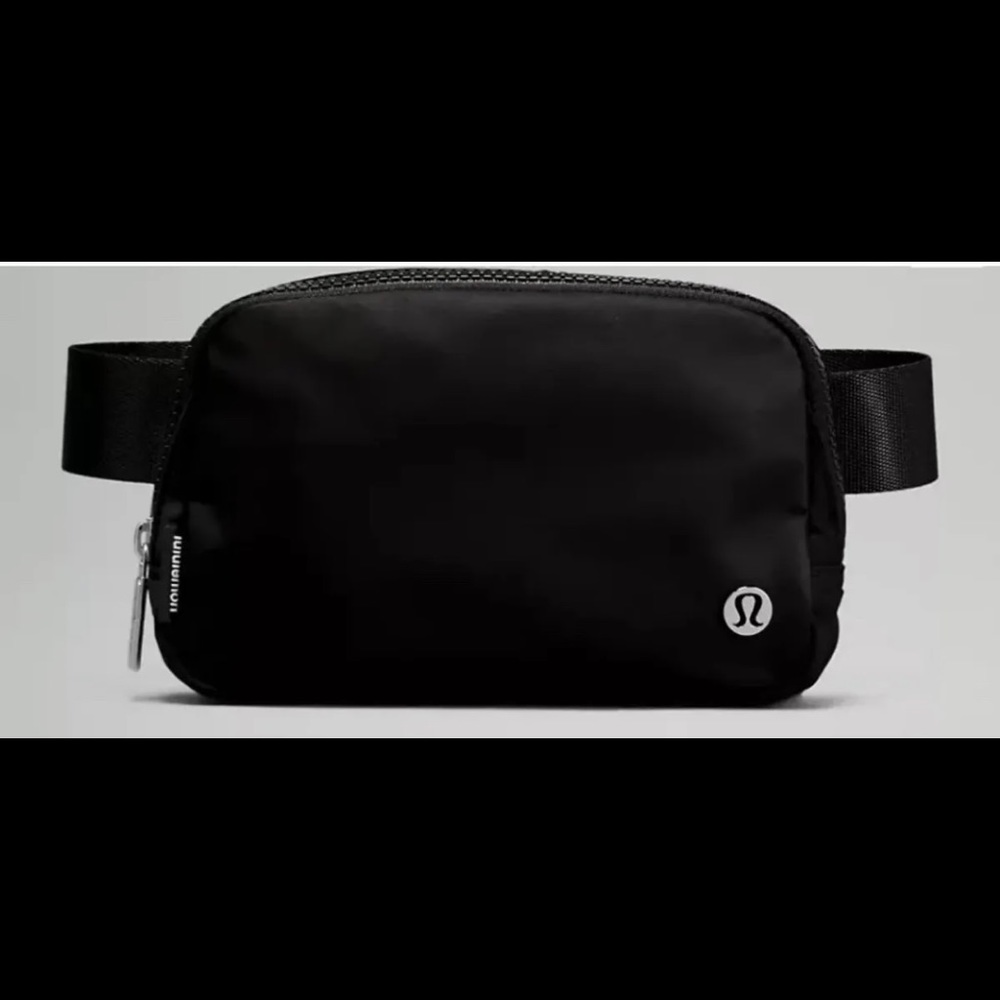 LuluLemon BeltBag Black OS *Sold out Online* NEW w/ Tags